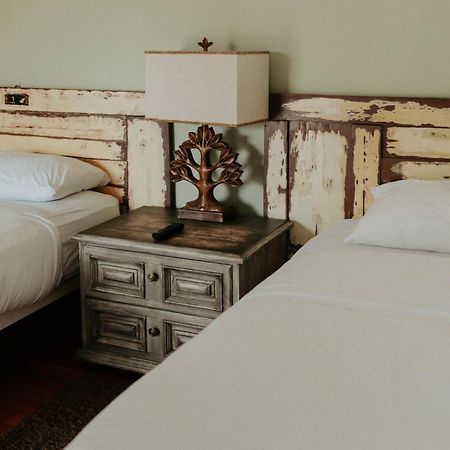 Pitchwood Inn Raymond Экстерьер фото