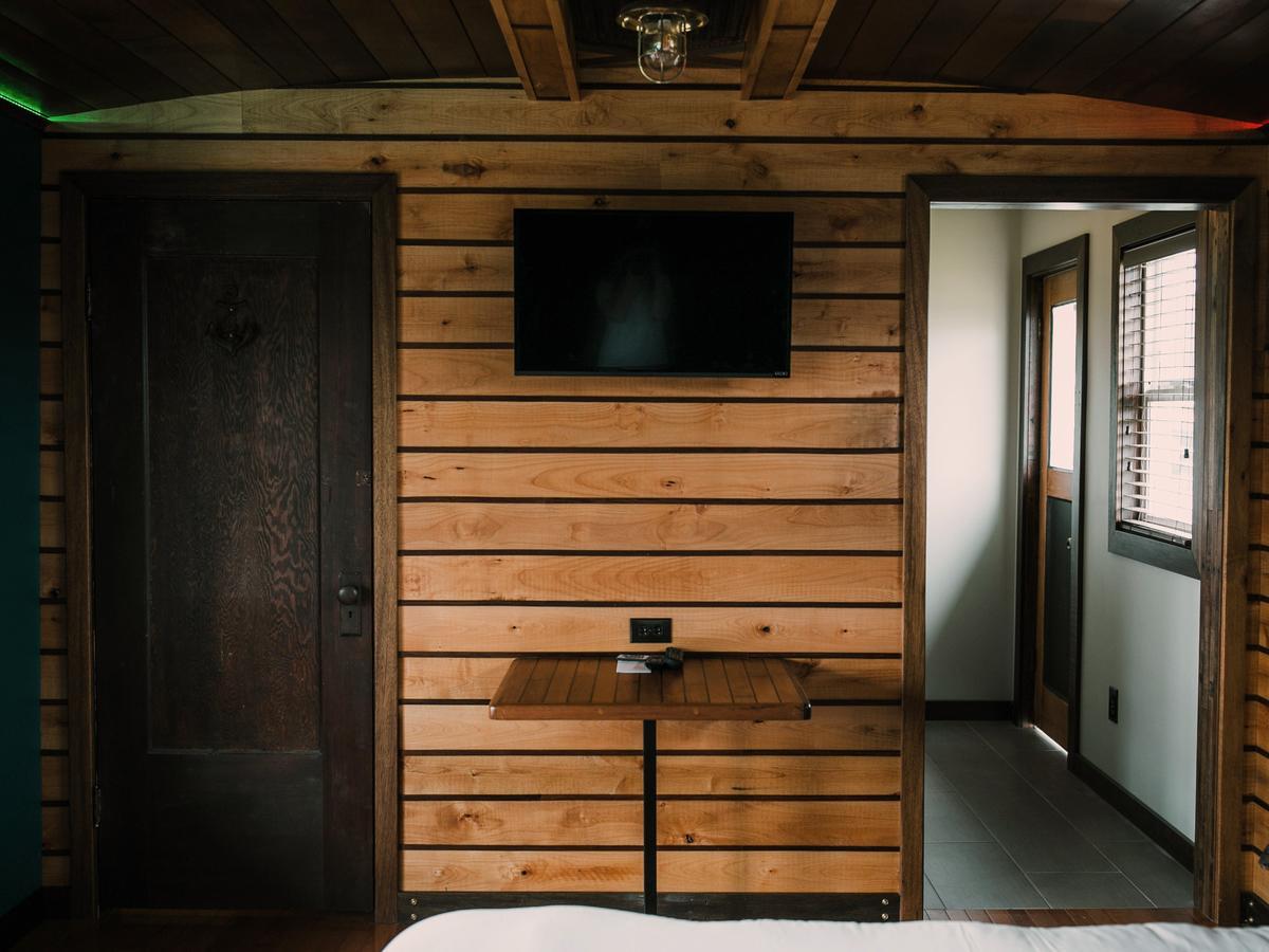 Pitchwood Inn Raymond Экстерьер фото