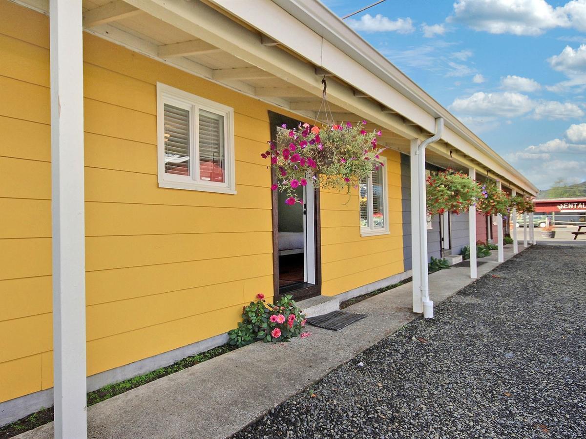 Pitchwood Inn Raymond Экстерьер фото