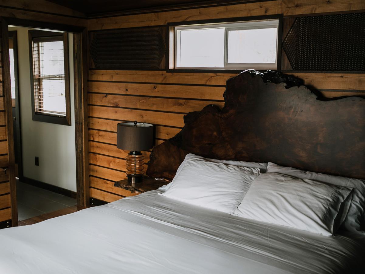 Pitchwood Inn Raymond Экстерьер фото