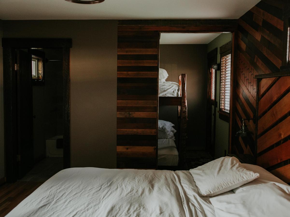 Pitchwood Inn Raymond Экстерьер фото